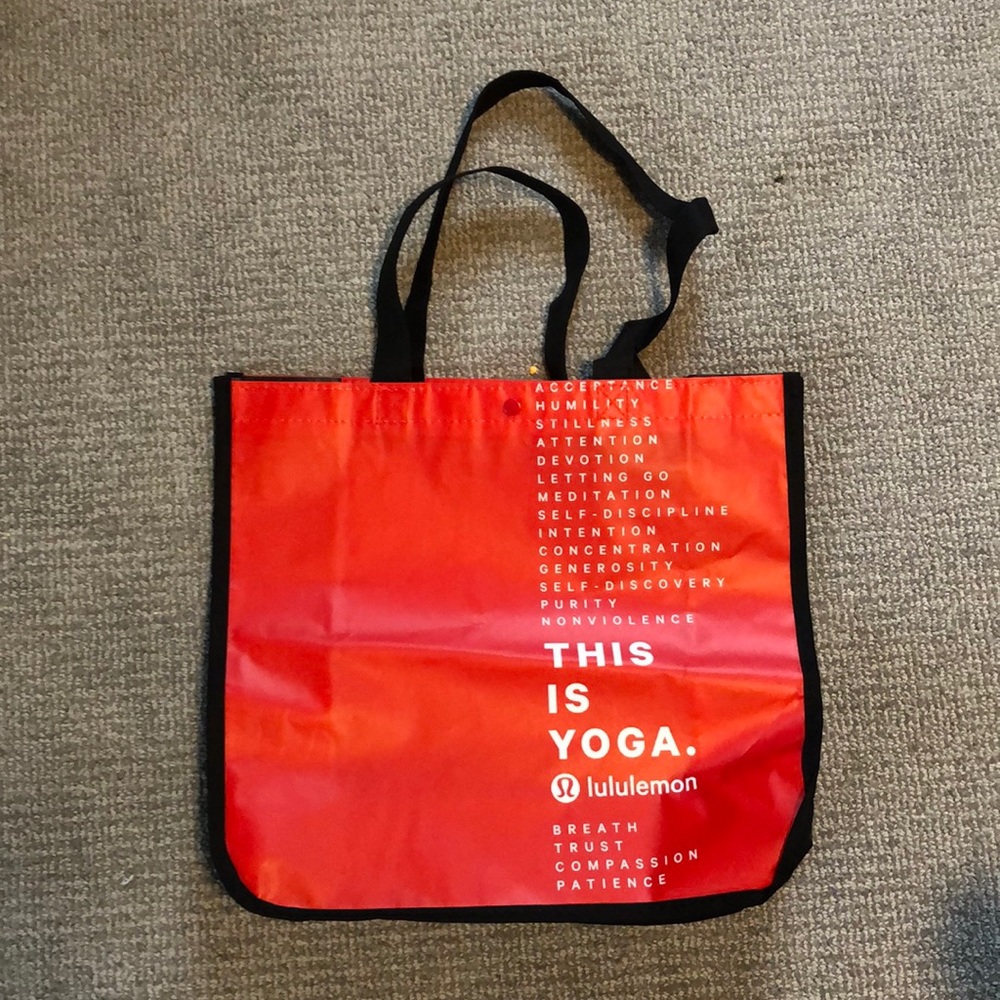 ✨Rare Find✨ Lululemon Collector Red Bag!